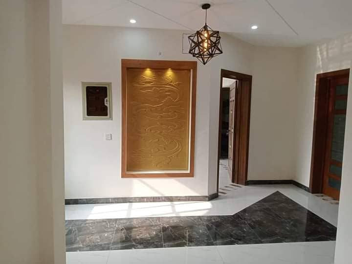 10 MARLA FULL HOUSE WITH SERVANT QUARTER & GARAGE HOT LOCATION OF BAHRIA TOWN LHR 9