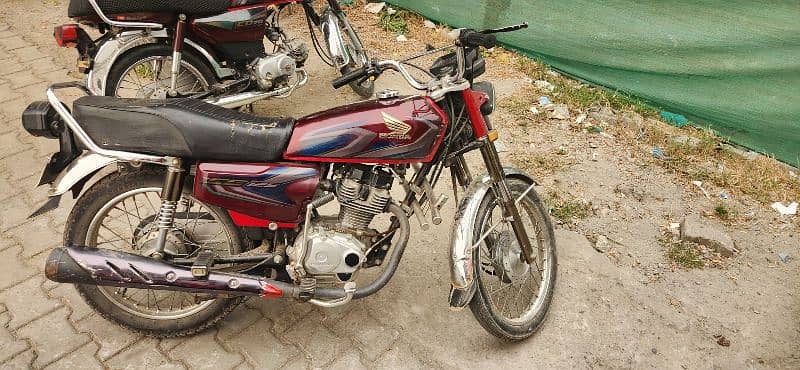 Honda 125 all good ha condition wise one hand use 2