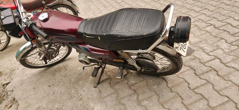 Honda 125 all good ha condition wise one hand use 3