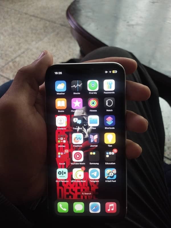 iPhone XR 6