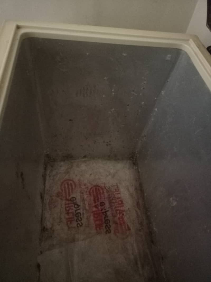 Dawlance Full size deep freezer 4