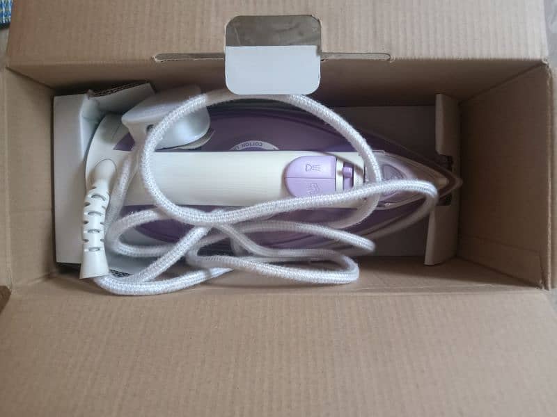 PHILIPS STEAM IRON 1