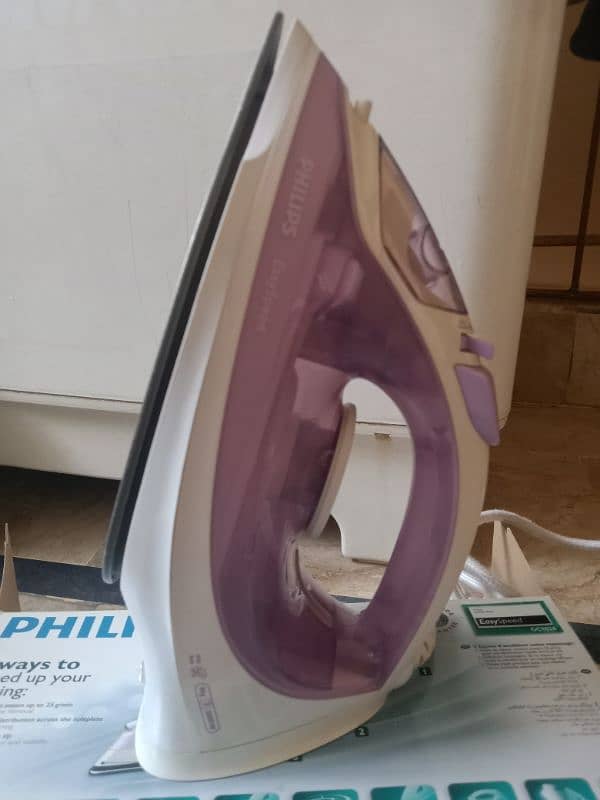 PHILIPS STEAM IRON 3