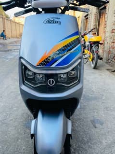 United Electic Scooty