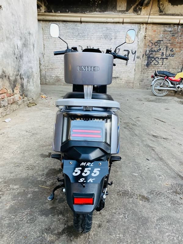 United Electic Scooty 8