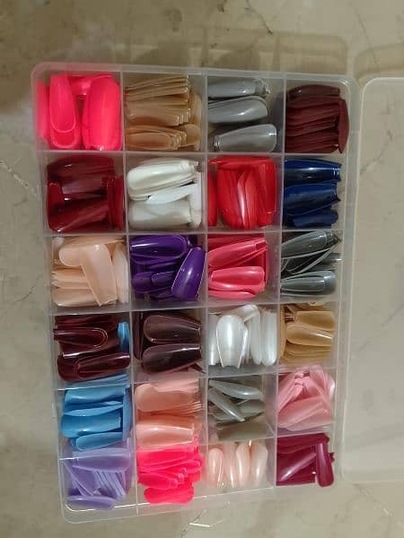 colorful fake nails (pack of 576) 1