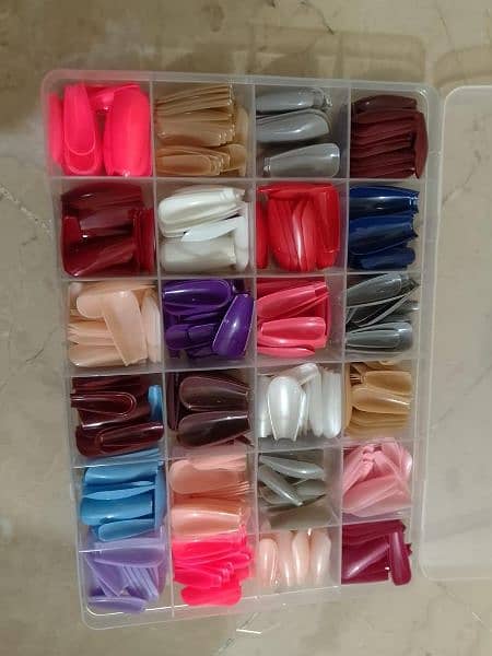 colorful fake nails (pack of 576) 3