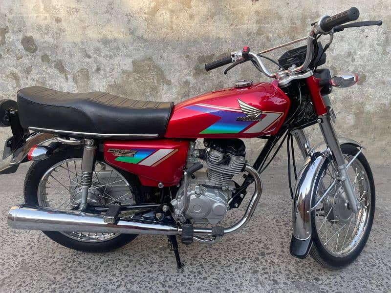 honda125.2000 madel totol new  madel k genwan Saman me tayar. ok bike 0