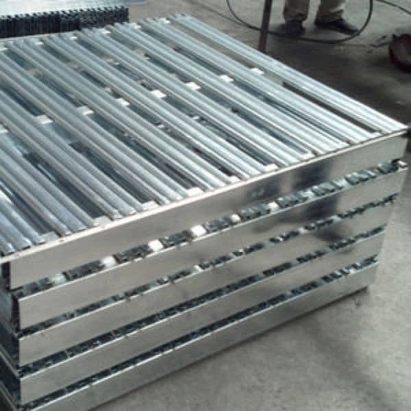 Dumbbell Tray Steel Pallets GI 1