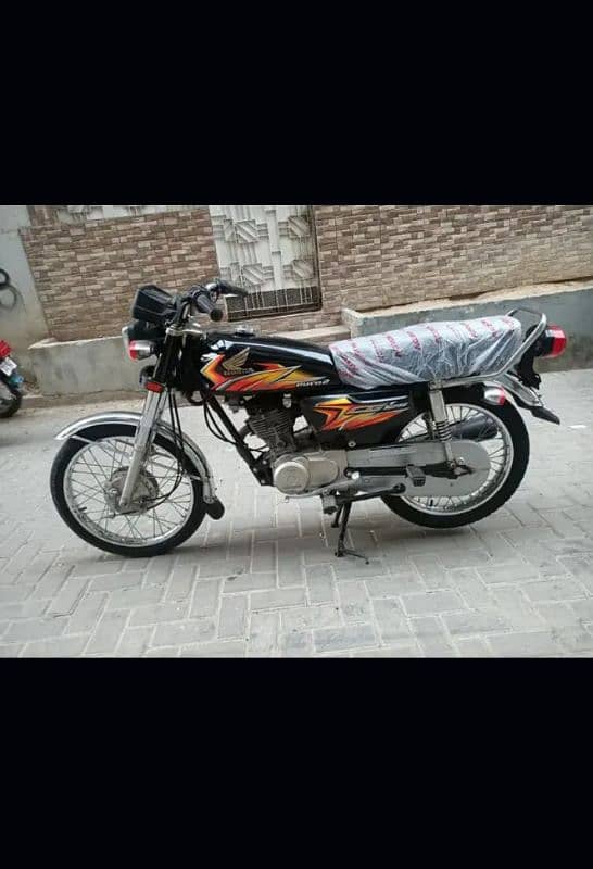 hunda cg125 new Condition 03162823410 only 2