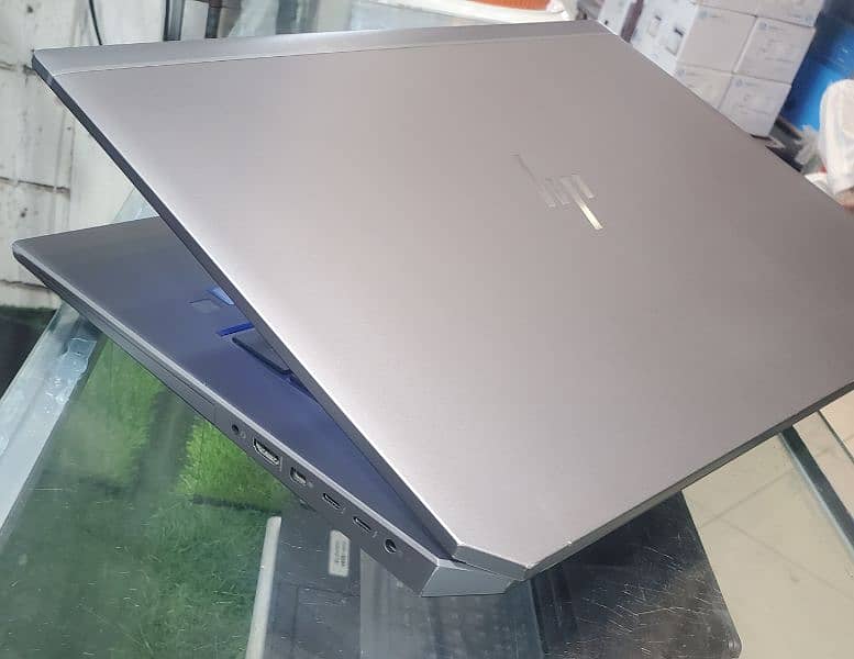 HP ZBOOK 17 G5 2