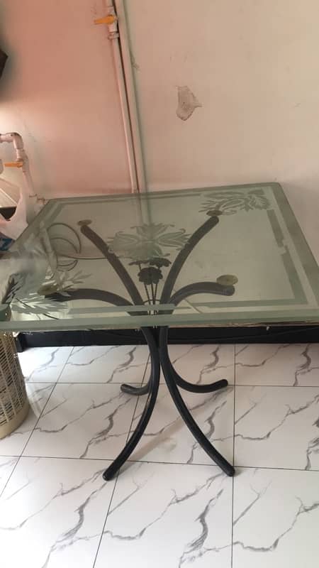 glass dining table 0