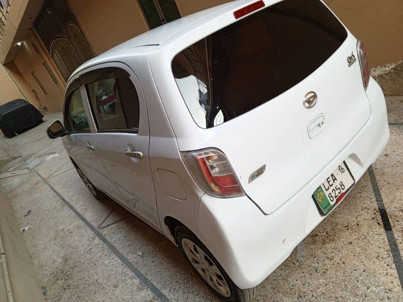 Daihatsu Mira 2012 3