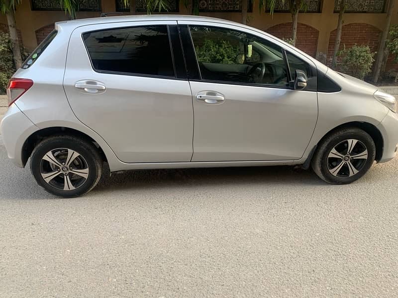 Toyota Vitz 2013 7