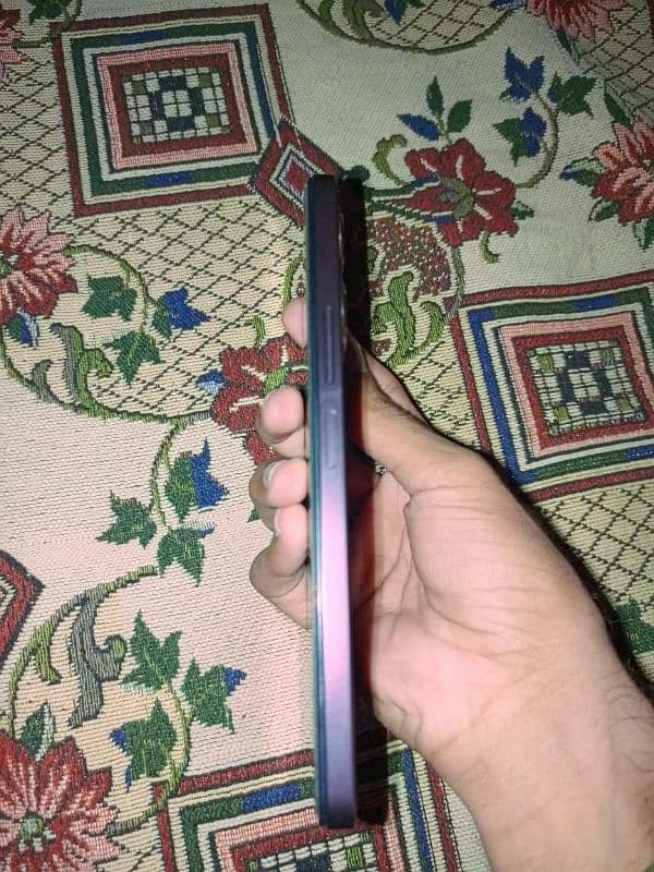 Vivo y27s 8+8/128 Exchange possible with any Good devie 4