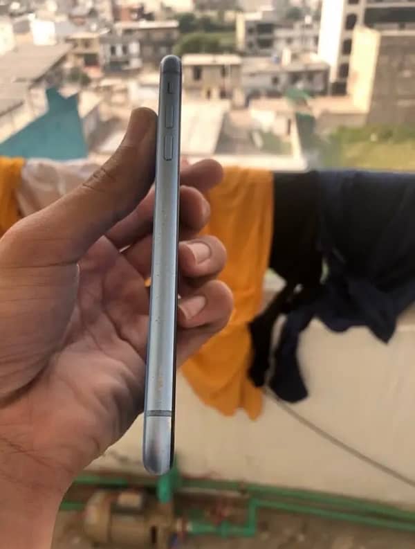 iPhone xr 64gb pta approved 2