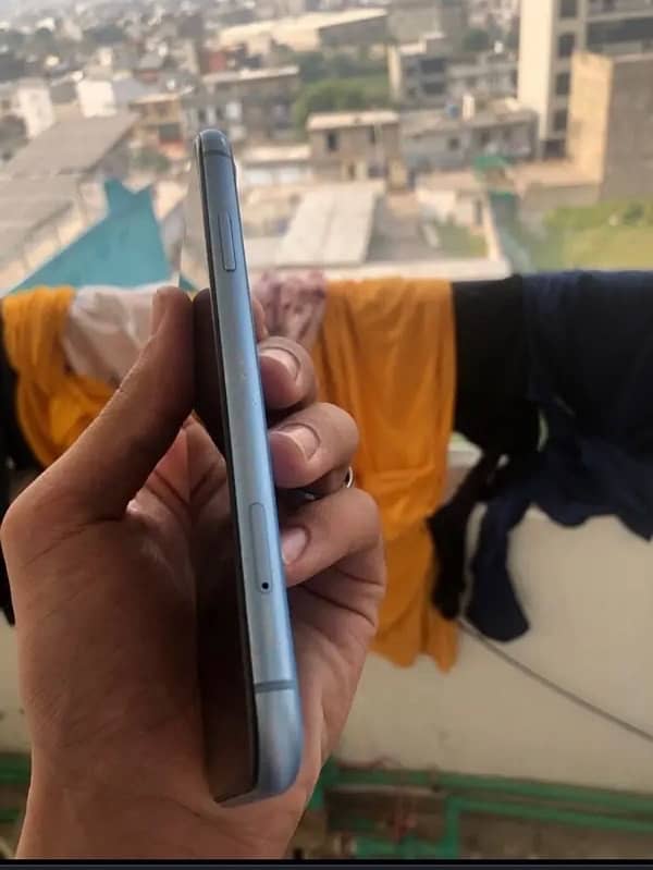 iPhone xr 64gb pta approved 5