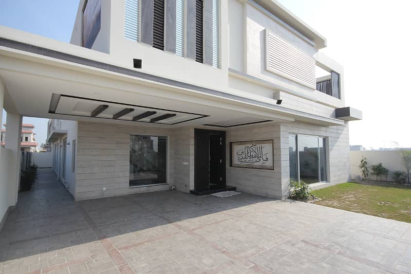 1 KANAL OLD AND MAINTAINED BEAUTIFUL DESIGN HOUSE FOR SALE IN PHASE 1 PRIME LOCATION 0