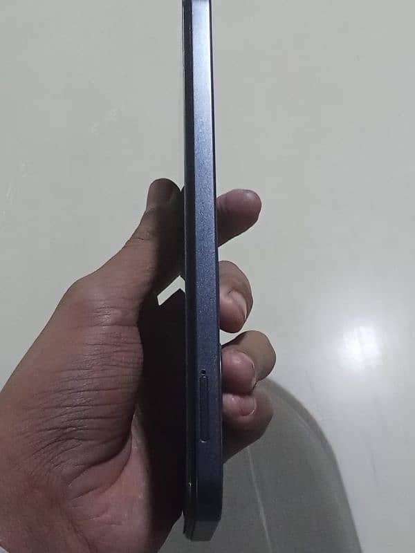 Infinix smart 8pro in 4+4/128 3