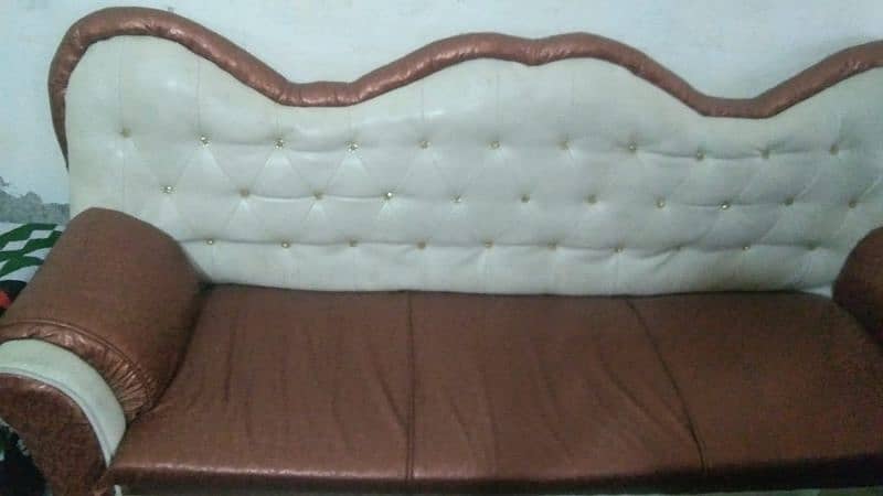 sofa set  1 triple seat or 2 single seat sofas look like new 0