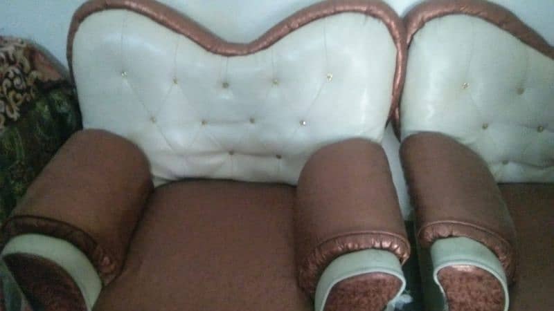 sofa set  1 triple seat or 2 single seat sofas look like new 2