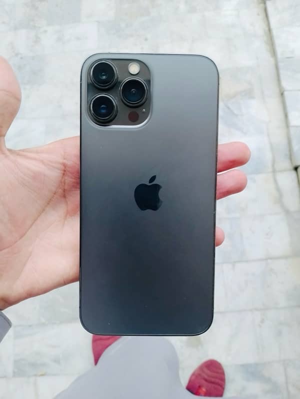 I am selling my iPhone 13 Pro Max jv 128gb 86% health waterproof check 0