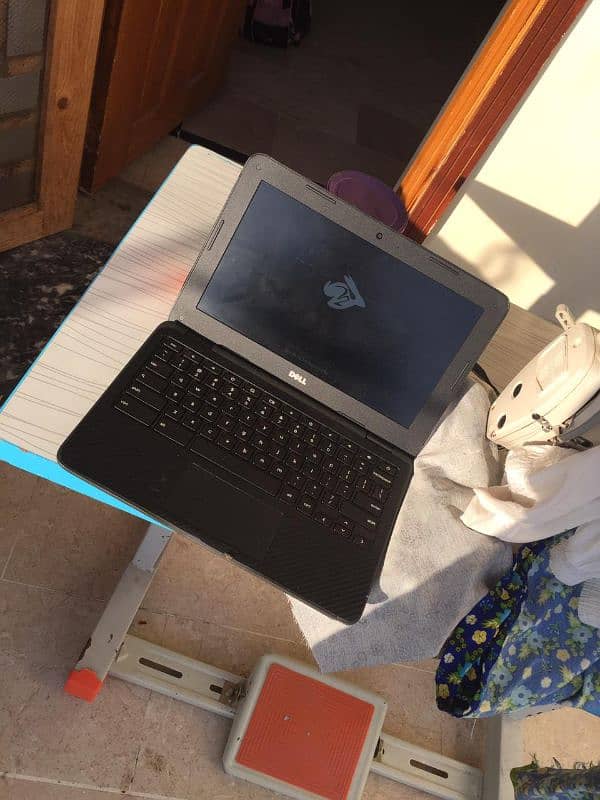 Chrome book 11 (3180) 5