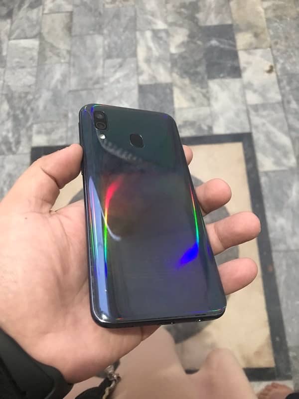 Samsung A40 64 gb 2