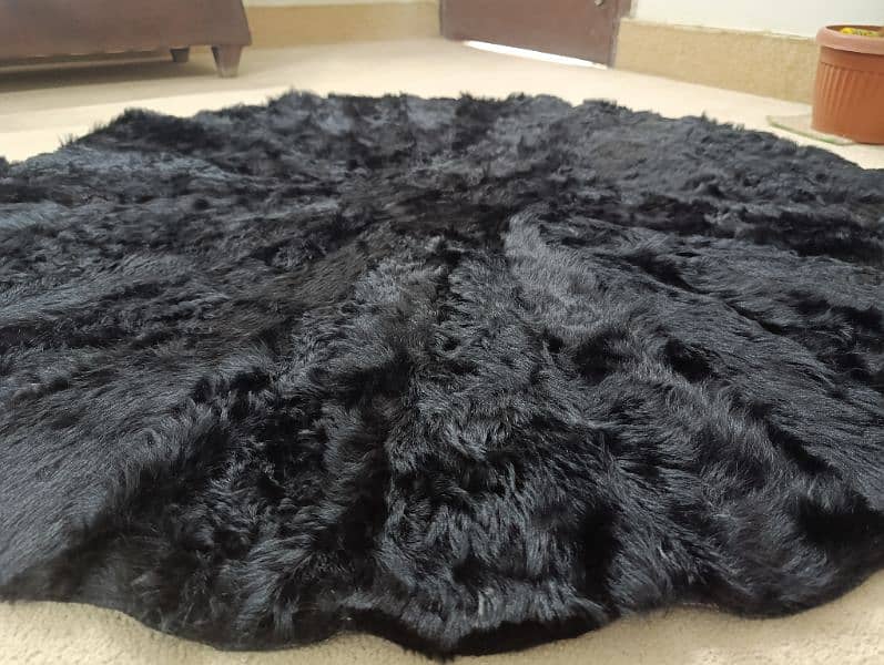 New black Furry rug 2