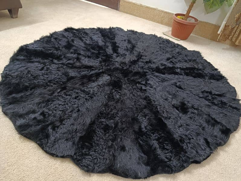 New black Furry rug 4