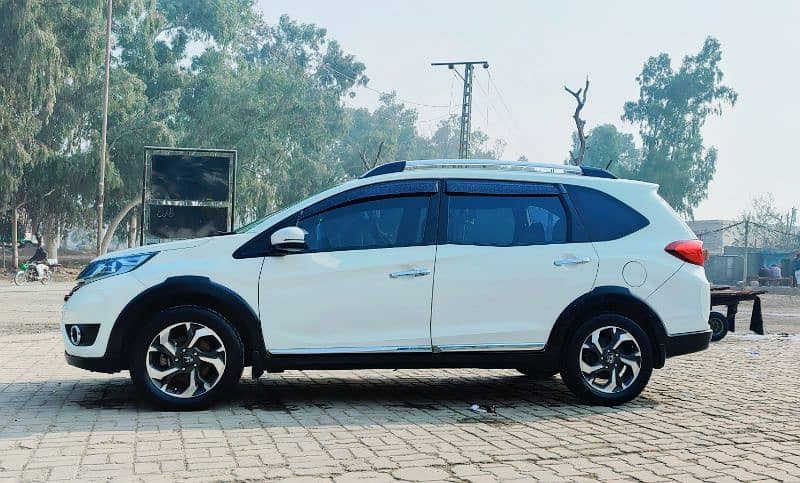 Honda BR-V s 2018 1