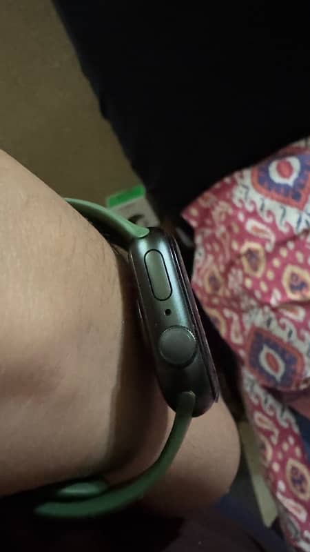 Apple Watch Series 7 41mm 98%battery health just like new 1