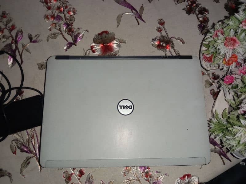 Dell laptop 0