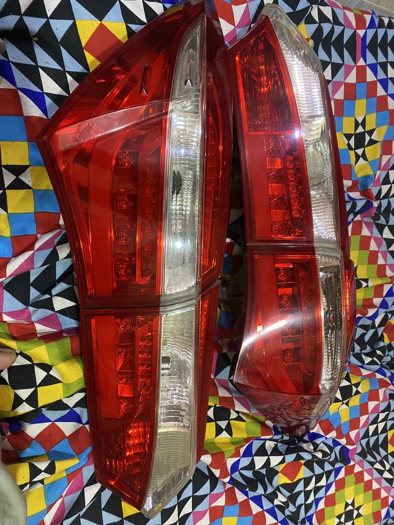 TOYOTA COROLLA GLI GENUINE BACK LIGHTS 7