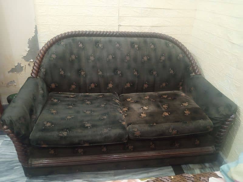 I want to sell 2 seater sofa for sale 0