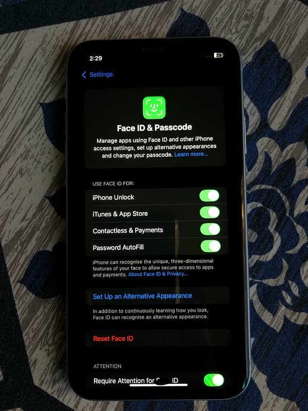 IPhone XR ( sim working ) (exchange possible) 2