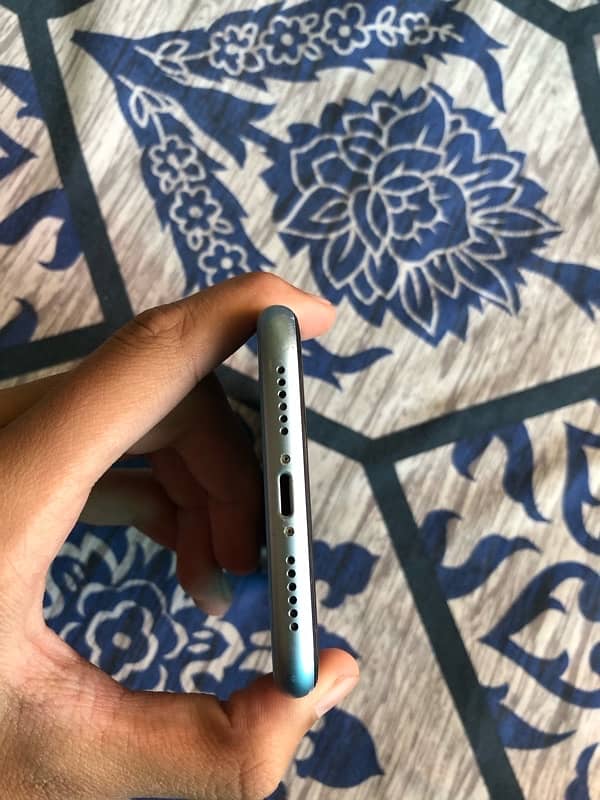 IPhone XR ( sim working ) (exchange possible) 8