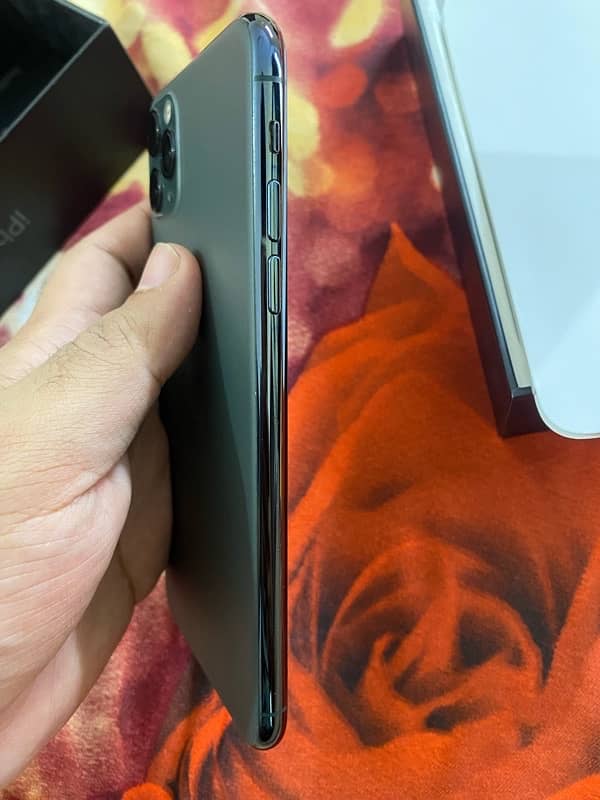 Iphone 11 pro max 256gb official PTA approve with box 7