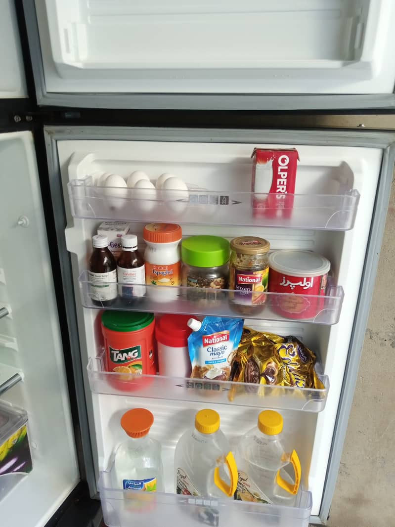 Refrigerator Dawlance. . . Good Condition 10