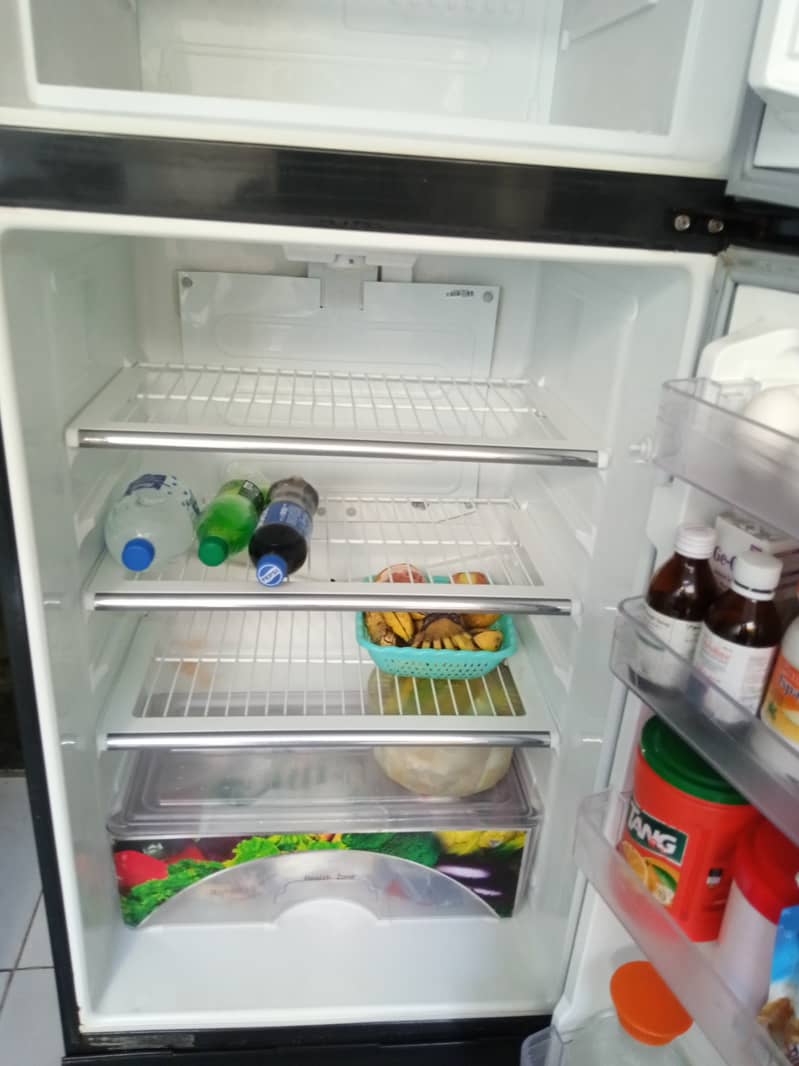 Refrigerator Dawlance. . . Good Condition 11