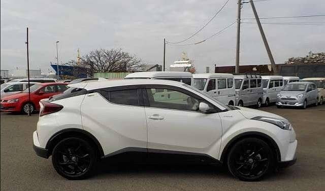 TOYOTA C-HR 2019 G NERO , VERIFIABLE AUCTION SHEET , FRESH IMPORT 9