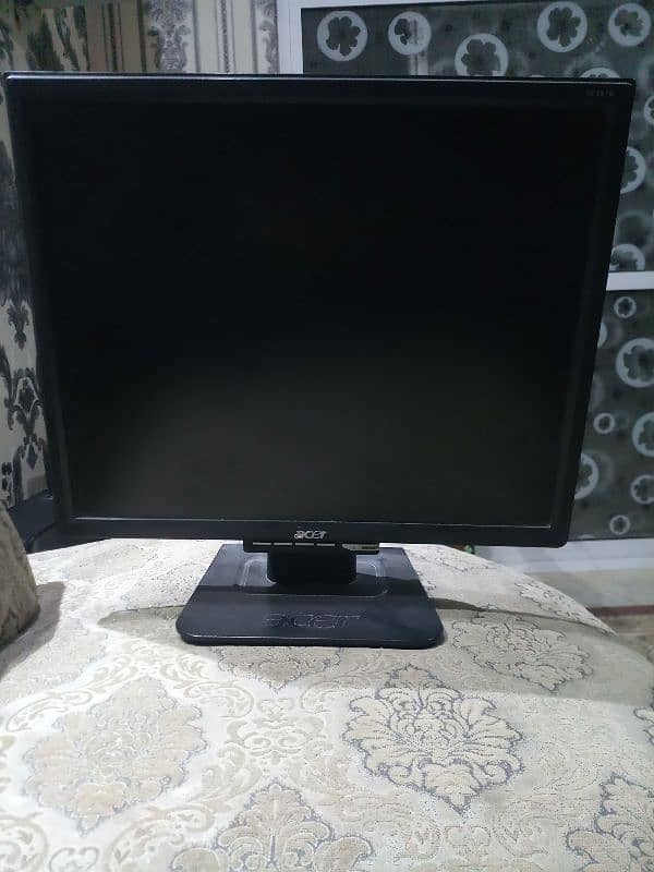 Computer acers  moniter 19 inch 0