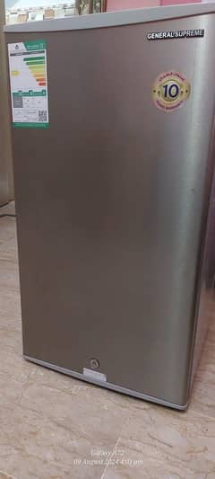 Single Door Fridge – 10/10 Condition