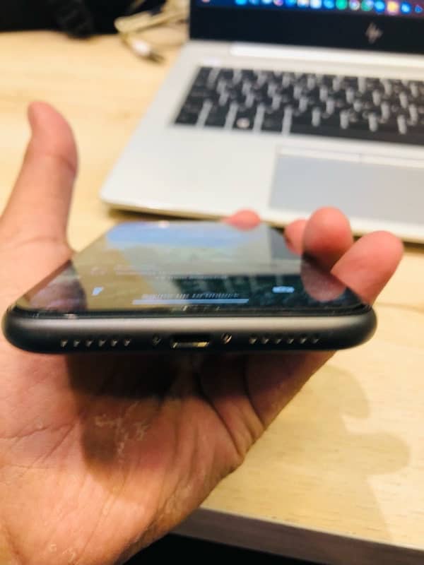 iphone 11 Fu in warranty 8