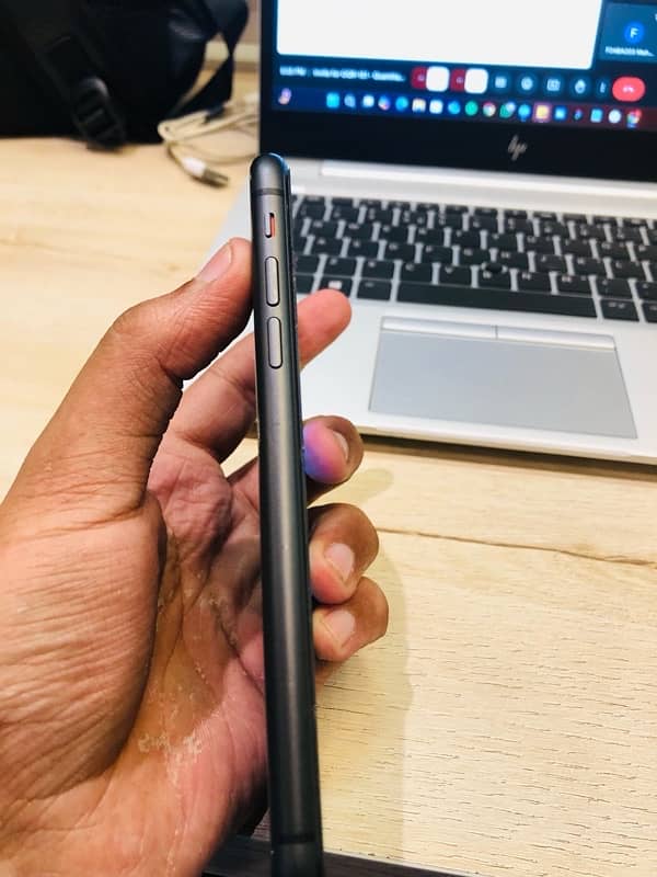 iphone 11 Fu in warranty 9