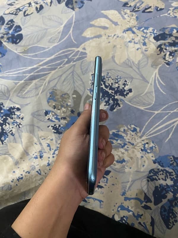 realme c21 4/64 1