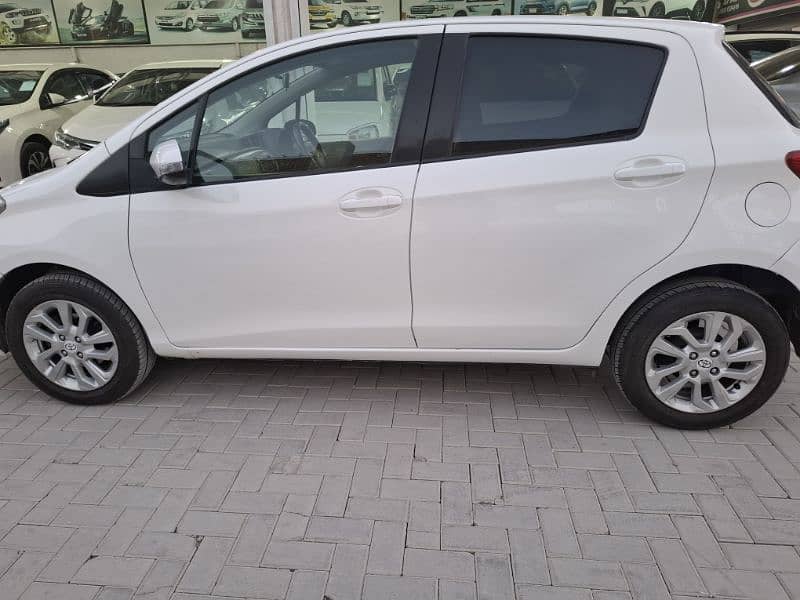 Toyota Vitz 2011 8