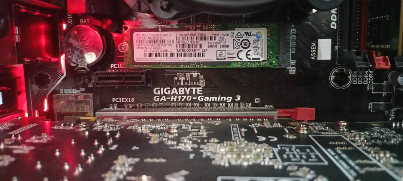 Gigabyte H170 Core i7-6th Gen with RX470 8GB 3