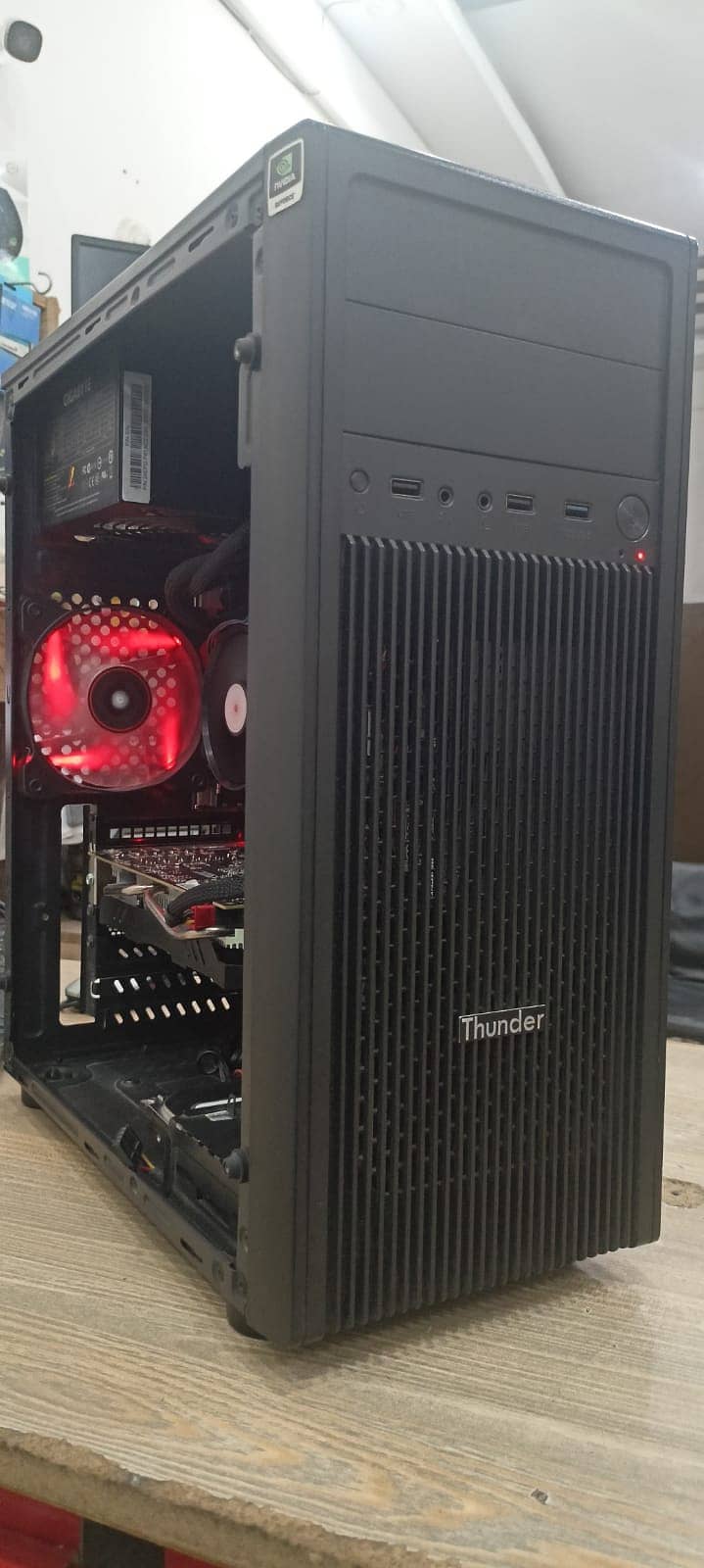 Gigabyte H170 Core i7-6th Gen with RX470 8GB 4