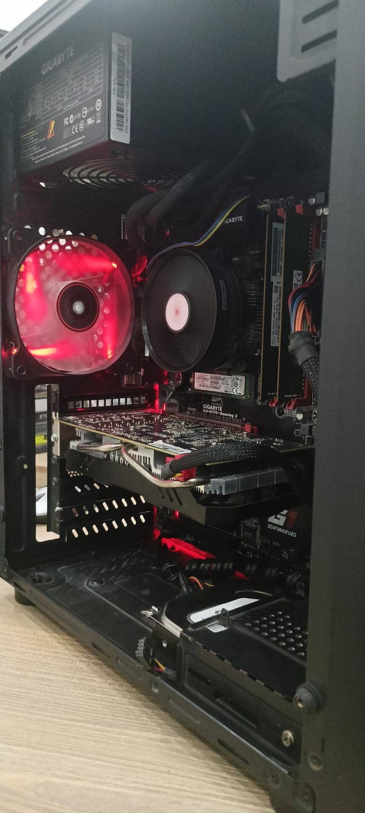 Gigabyte H170 Core i7-6th Gen with RX470 8GB 5